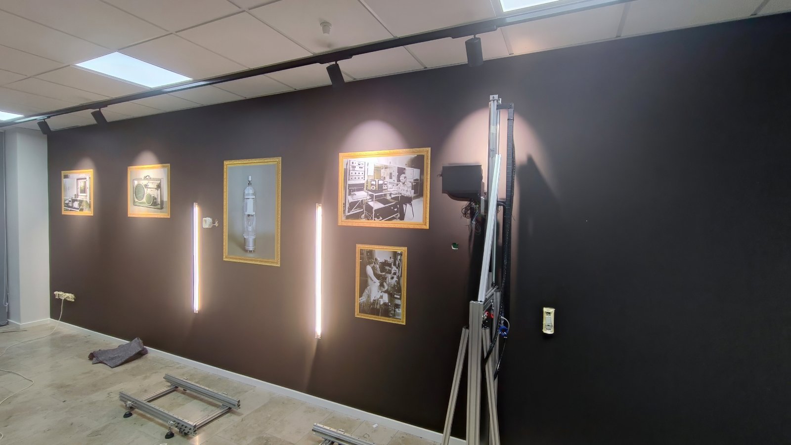 Historisk fotovæg i reception – vægprint (Virksomhed)