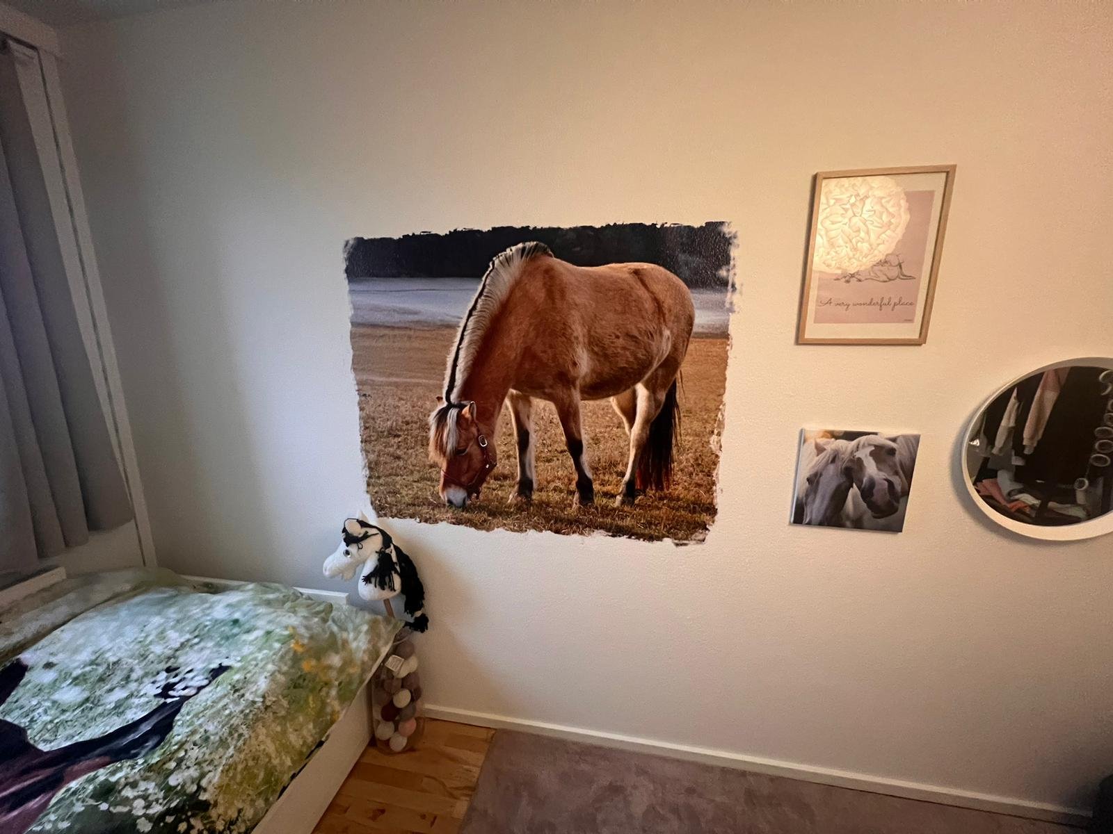 Hestevæg på børneværelse – vægprint (Privat hjem)